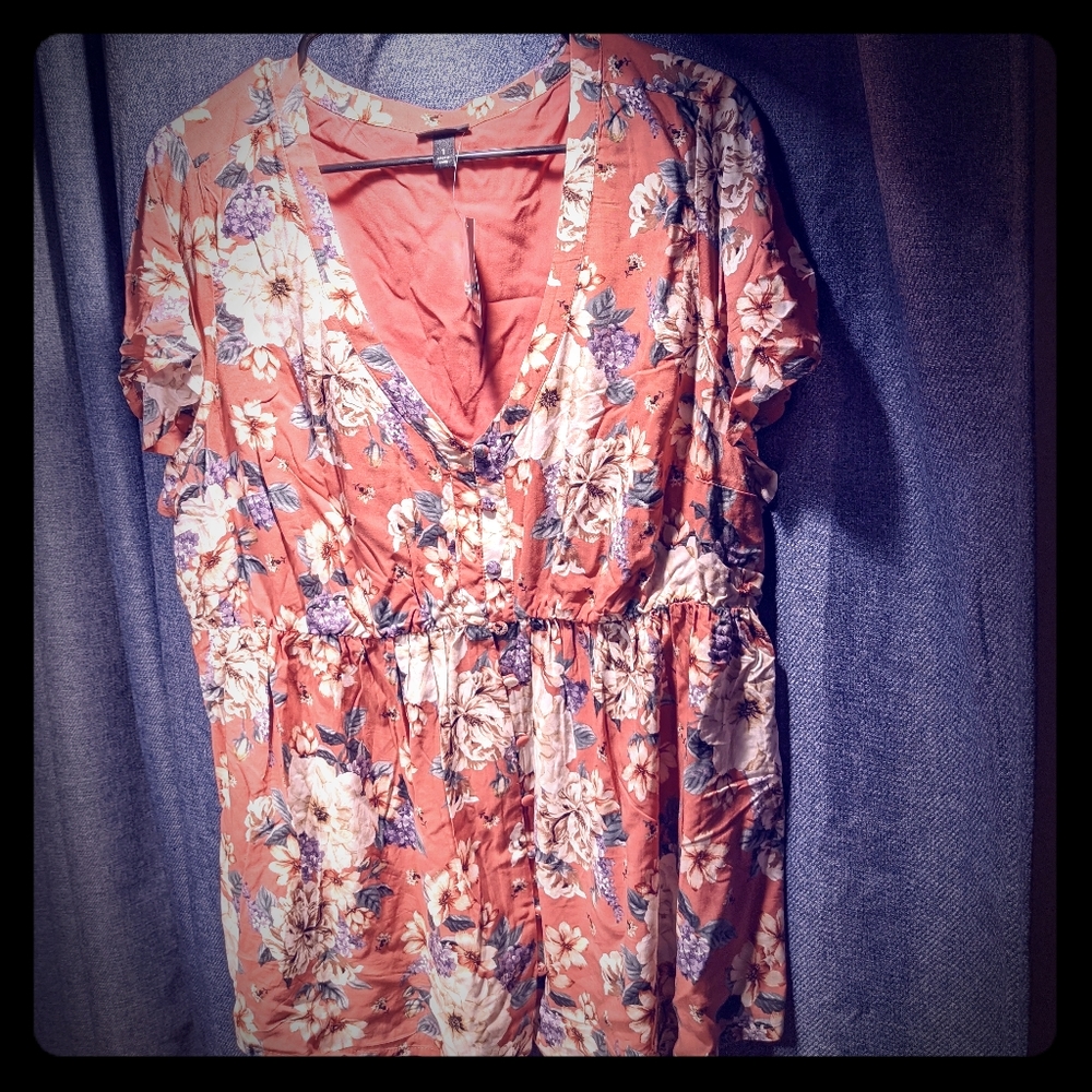 NEW Torrid Floral Top- size 1